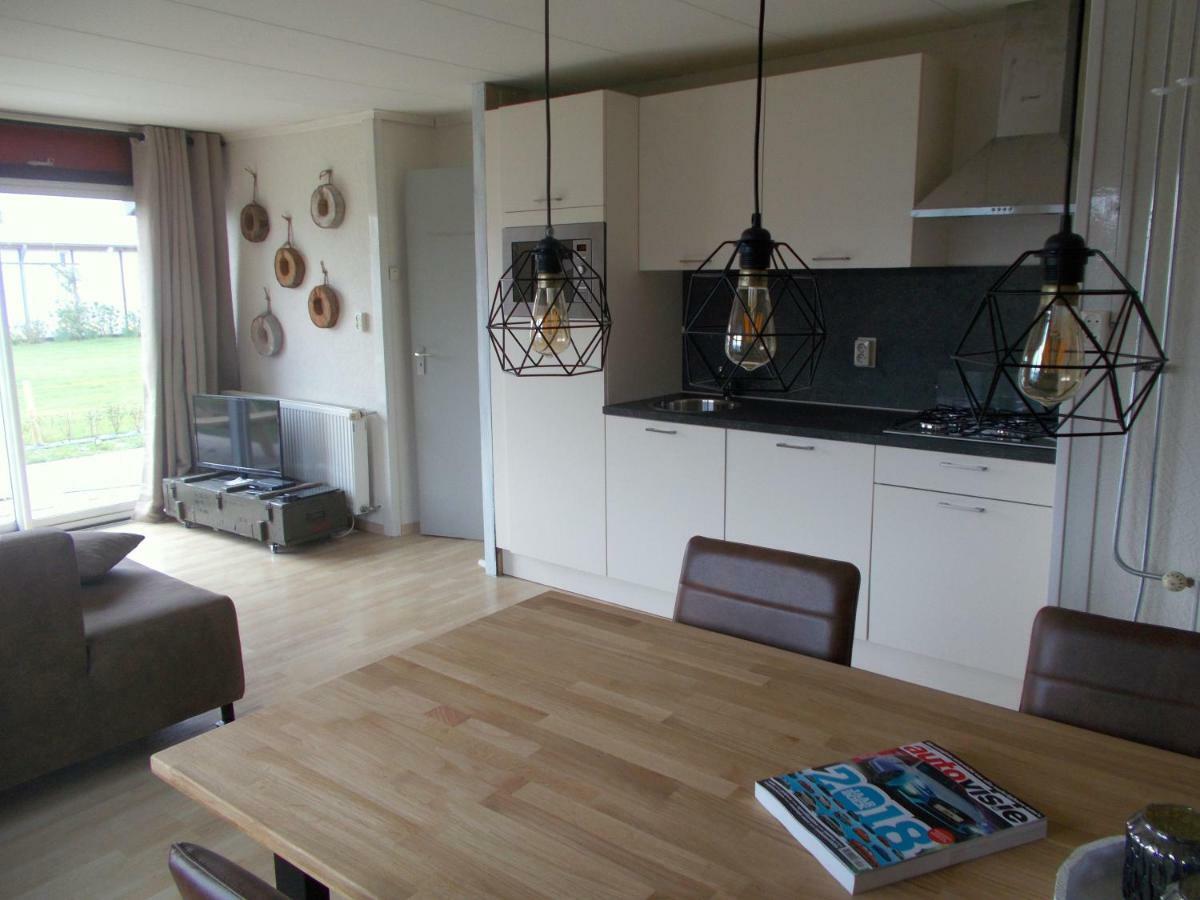 Het Dobbertje, Charmant Houten Huisje Sint Maartensvlotbrug Exteriér fotografie